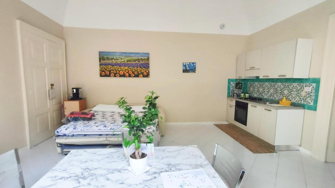 Casa Vacanza "Nonna Matilde" A Meta Di Sorrento, 600Mt Dal Mare, Casa Per 4 ภายนอก รูปภาพ